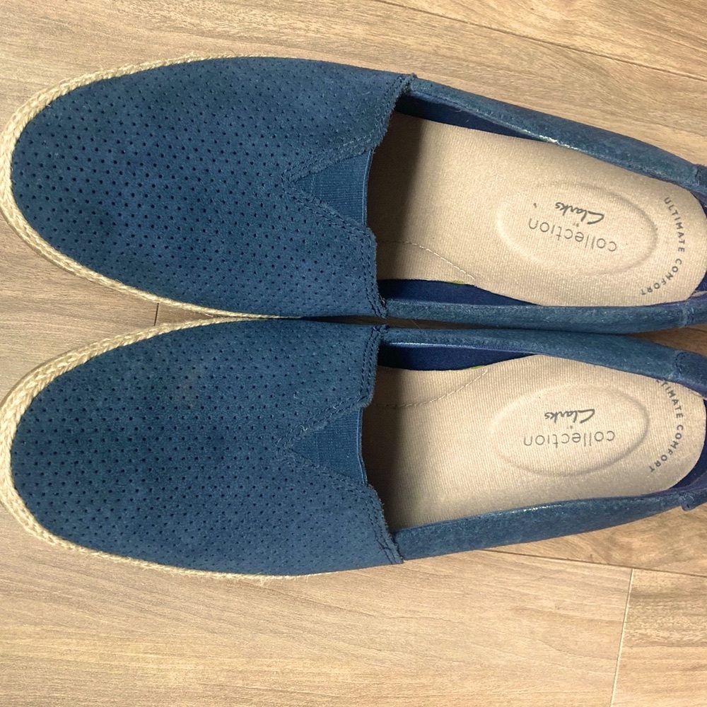 Women's navy clarks flats 8 M